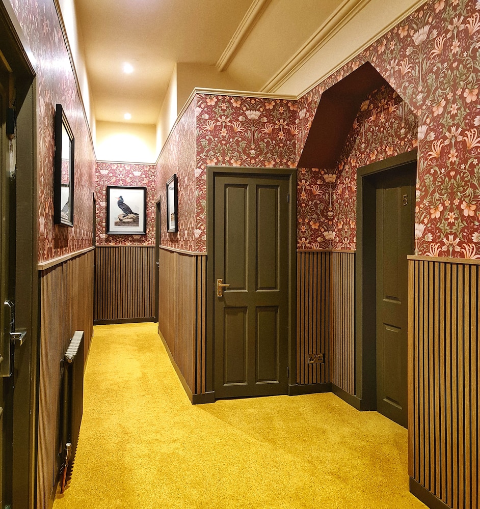 The Alyth Hotel 34/50