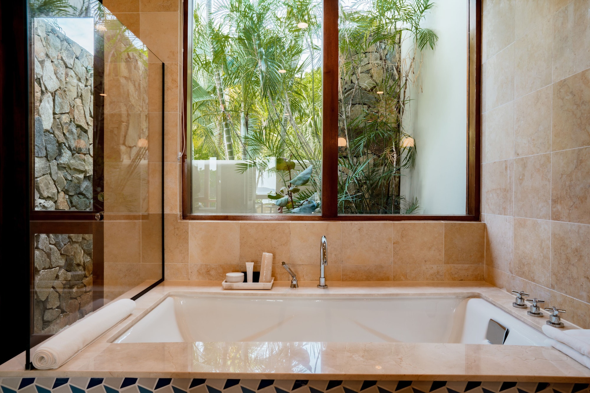 جناح جونيور بسريرين كوين بإطلالة على البحر، Rosewood Little Dix Bay 3/3