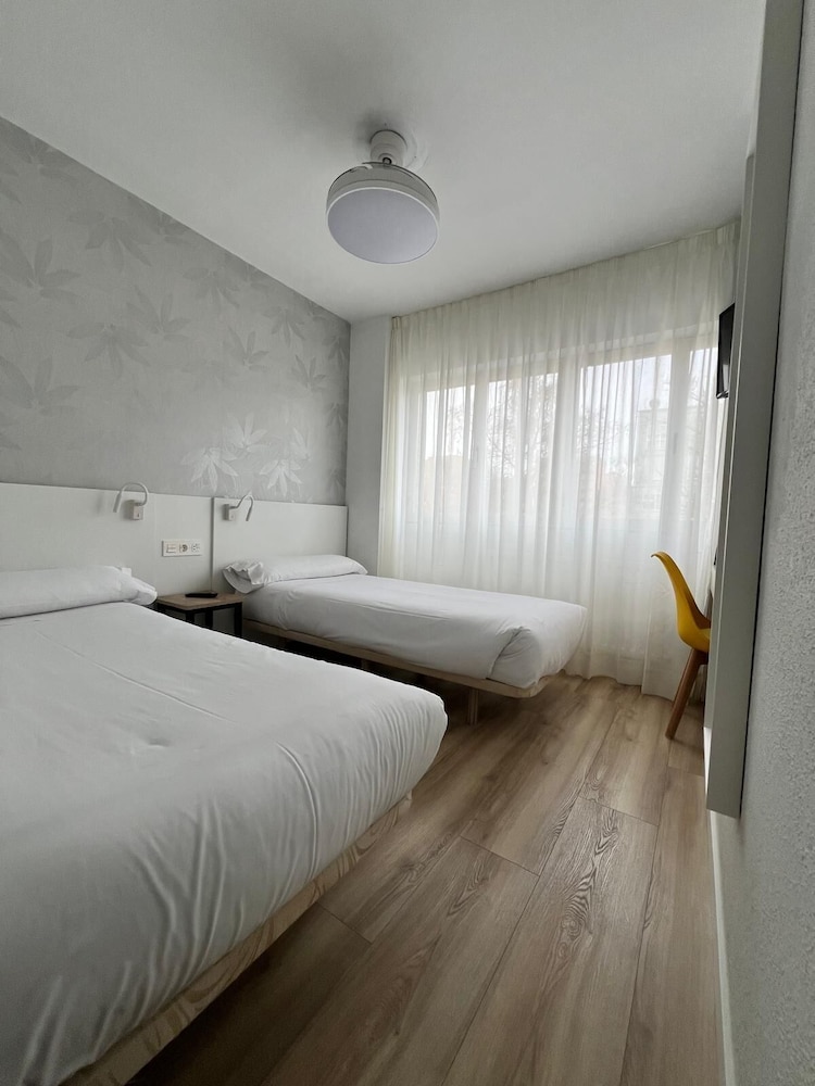 Iraipe Gorbea Hotel 13/48