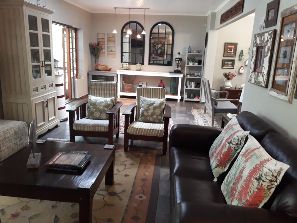 Sandpiper Guest House 18/38