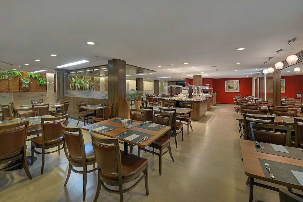 Hotel Deville Curitiba Batel (ex Hotel Deville Business Curitiba) 33/45