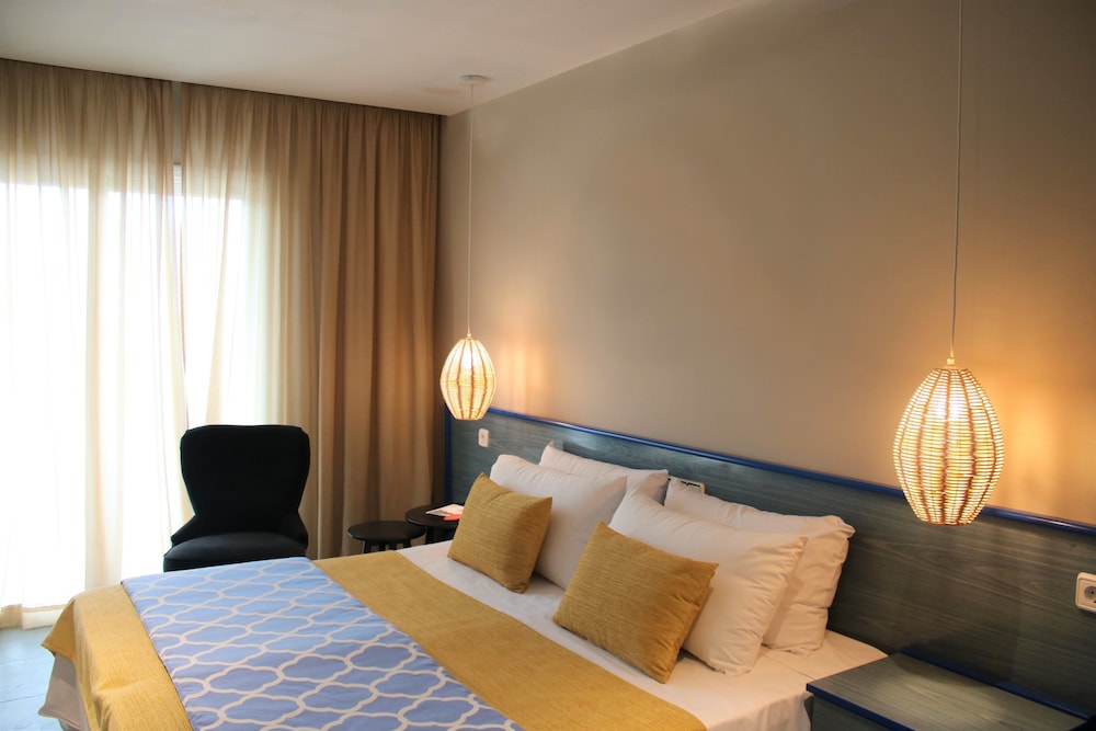 ROOM, DOUBLE BED, WITH EXTRA BED