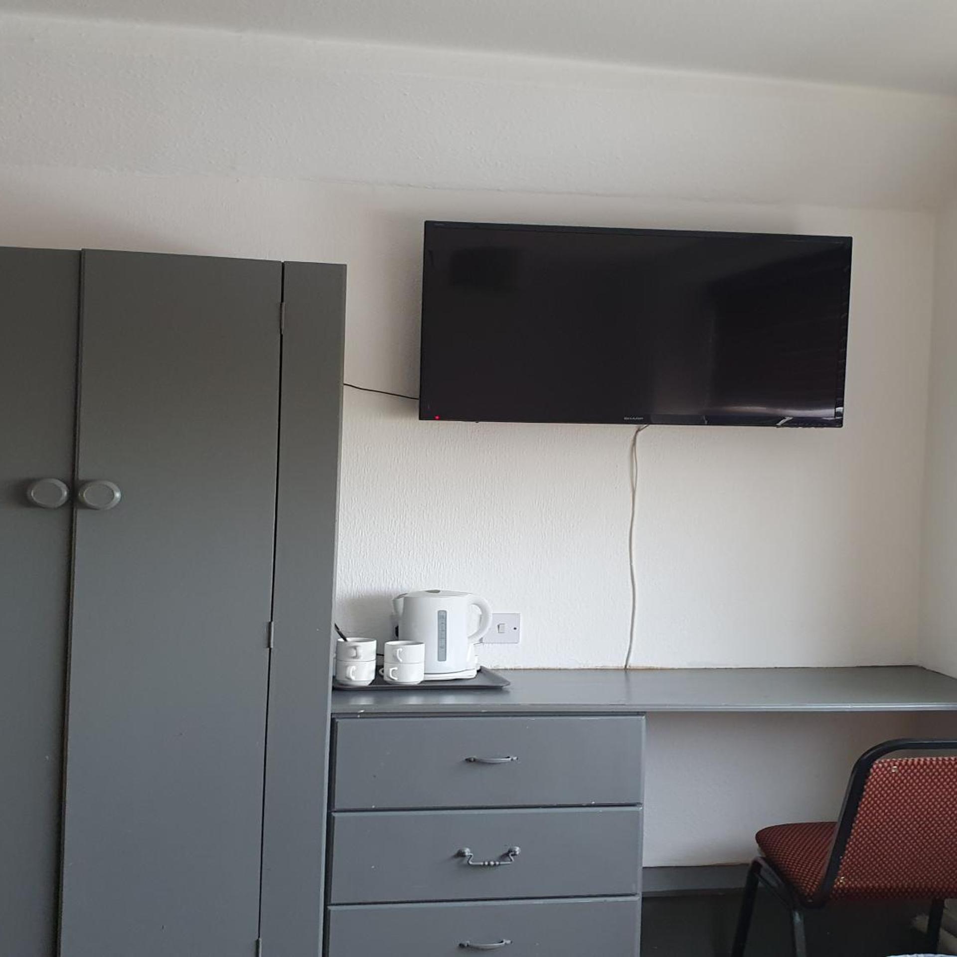 I Cloud 9 Hotel 40/50