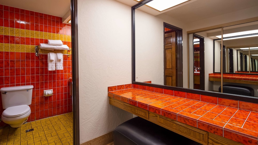 Best Western Pine Tree Motel 20/35