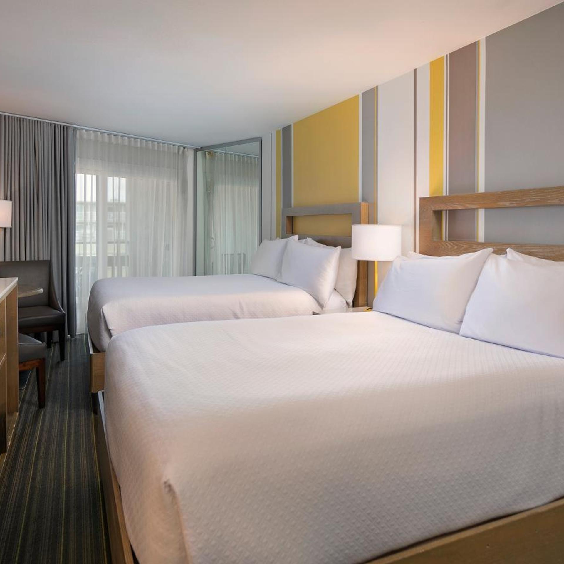 Room, 2 Queen Beds, No View