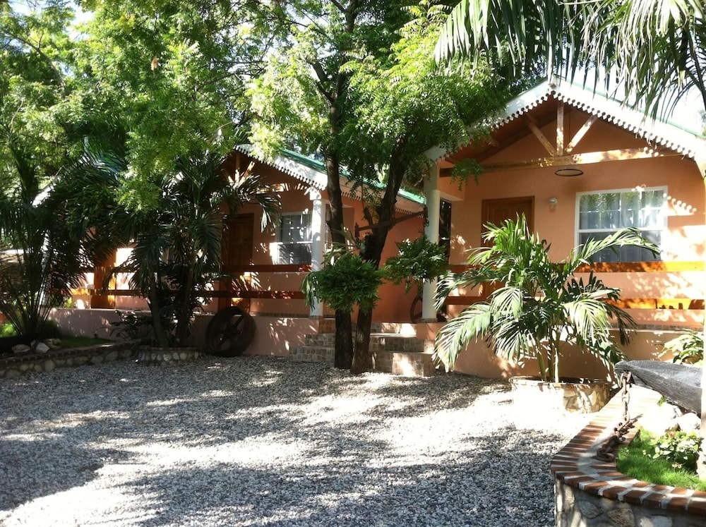 Palm Inn hotel 32/33