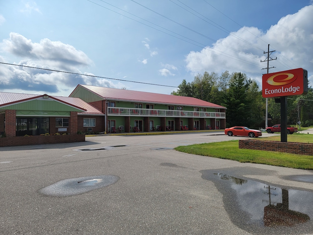 Econo Lodge Cadillac, MI 40/40