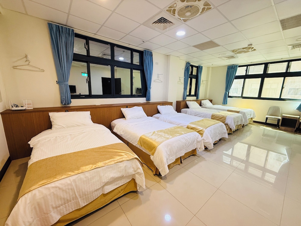 Frank's Hostel 12/50
