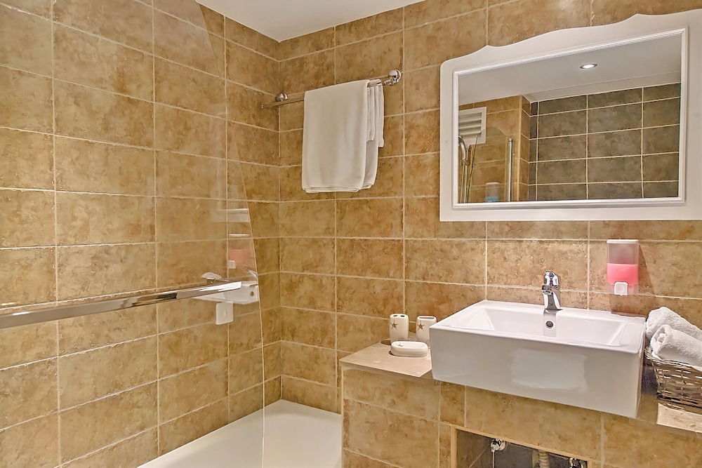 Sveltos Hotel 33/88