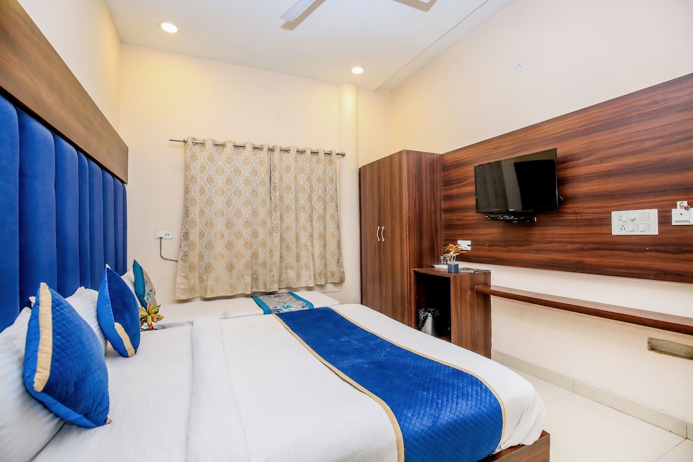 Hotel Karan Residency 25/50