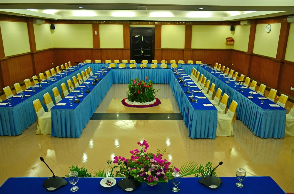 Inna Sindhu Beach Hotel and Resort 8/64