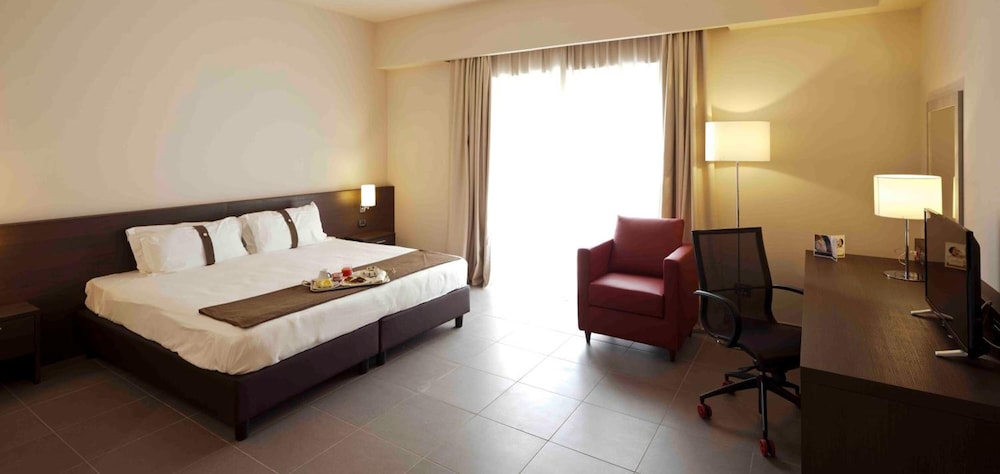 Inn Naples Airport 27/71