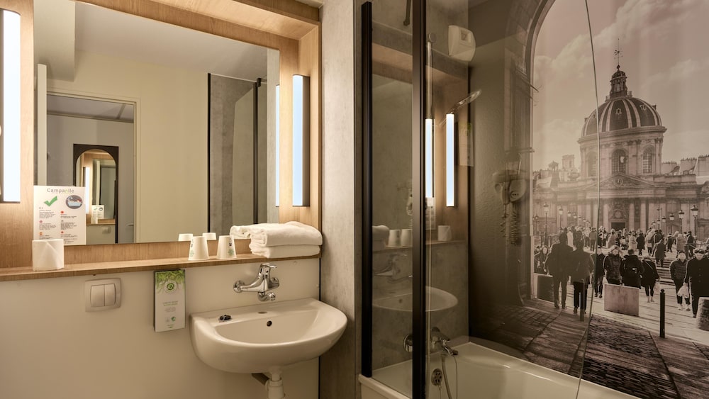 Campanile Prime-Porte De Bagnolet 44/49