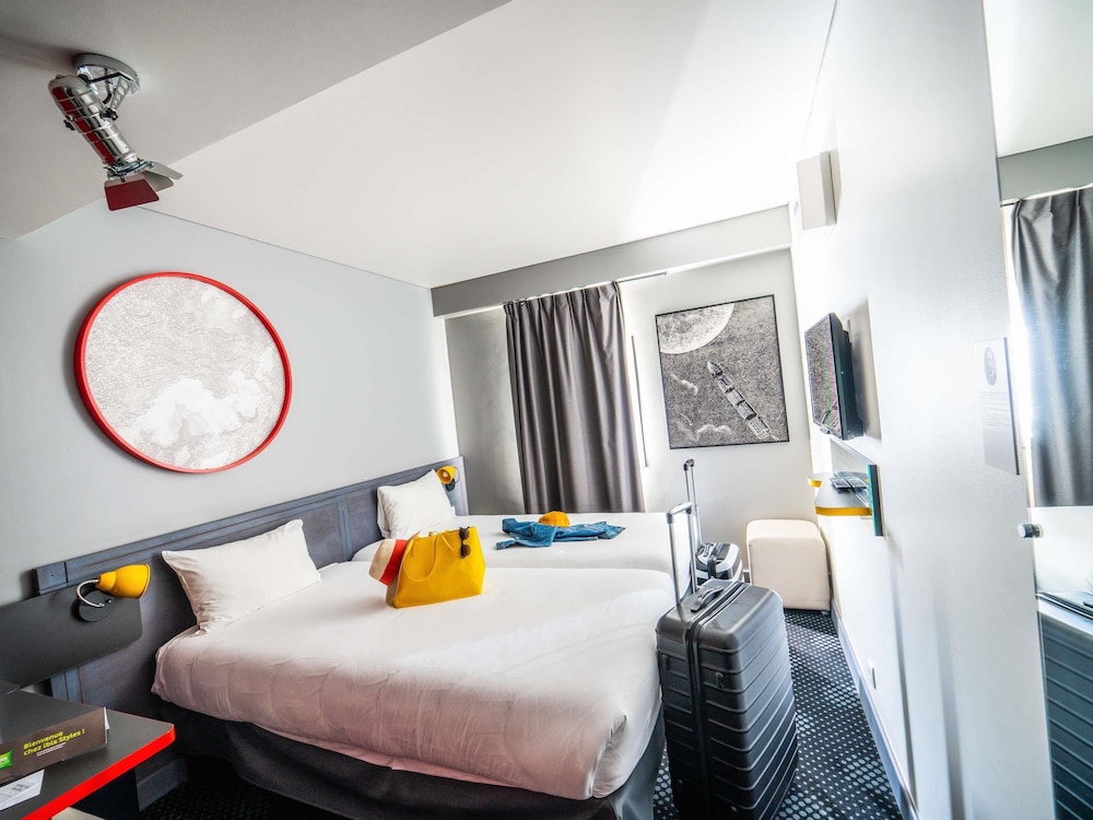 Connecting, Suite, Double and Twin Beds