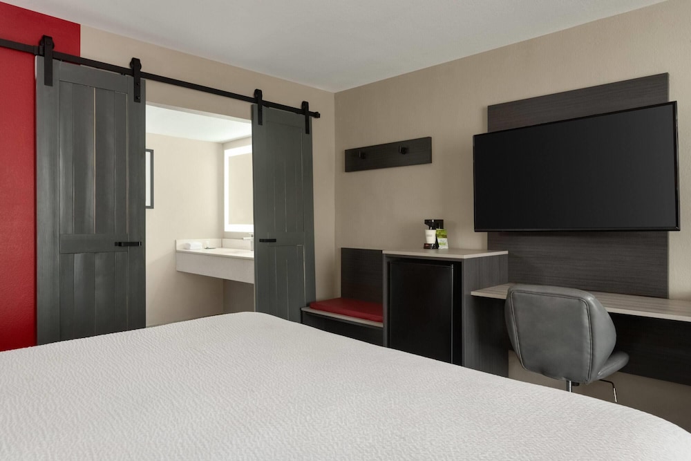 Room, King Bed, Upper Floor