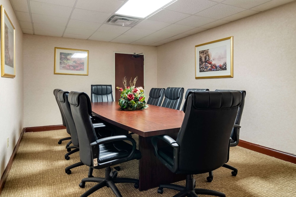 Comfort Inn Suites Suwanee Sugarloaf 33/36