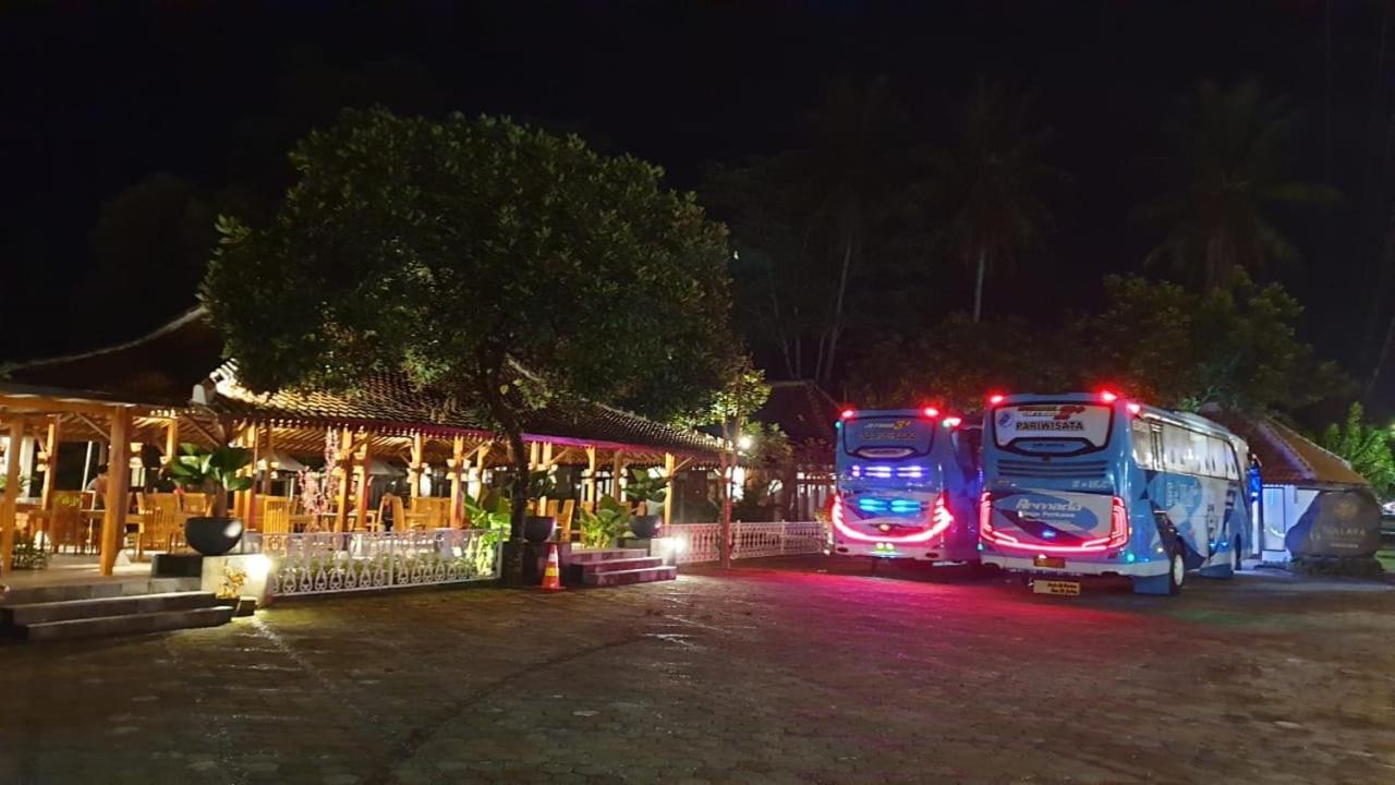 The Nalaya Hotel & Resto 41/49