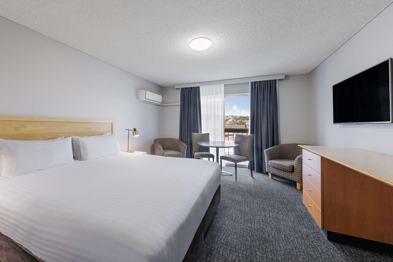 1 Bedroom, Family, Suite, King Bed, 3 Beds, Balcony