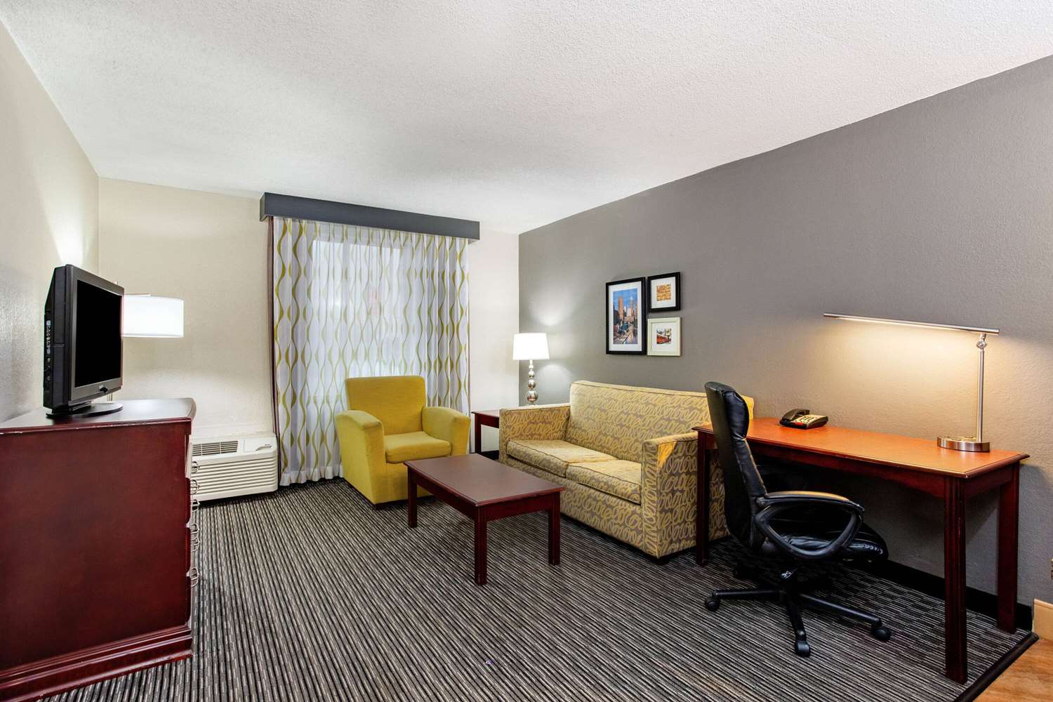 La Quinta Inn & Suites by Wyndham Indianapolis South 27/46