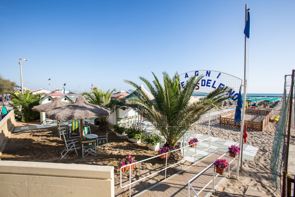 HOTEL DELFINO 20/24