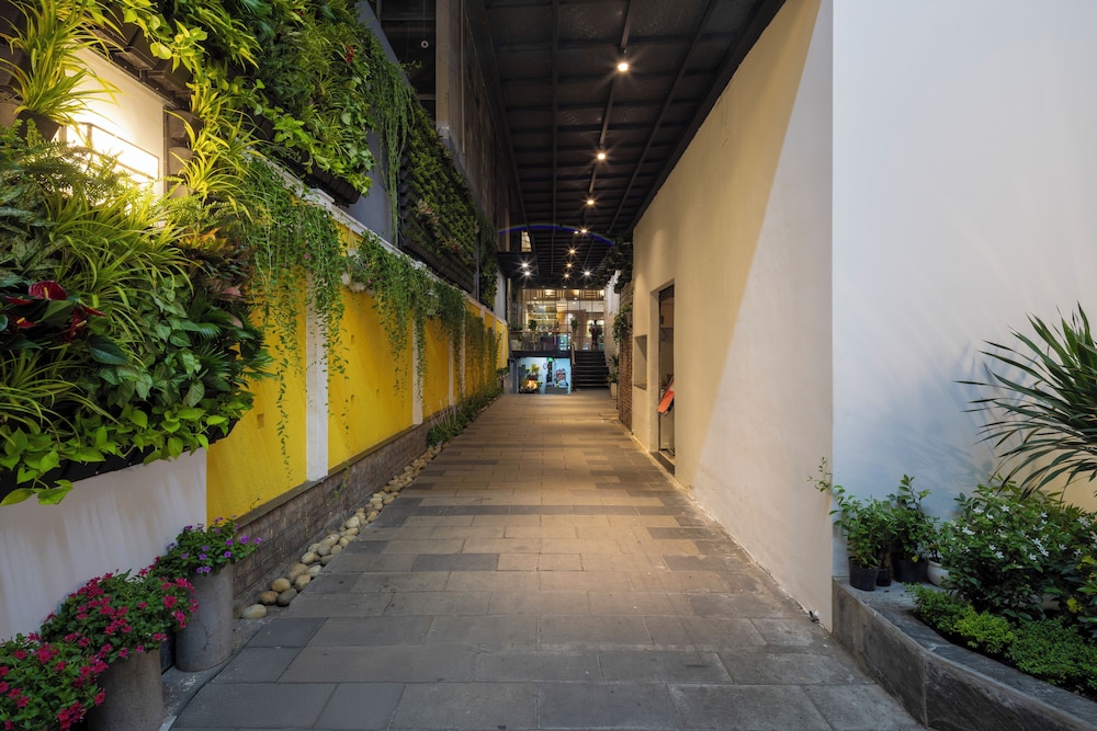 Viet Lotus Saigon Hotel 47/50