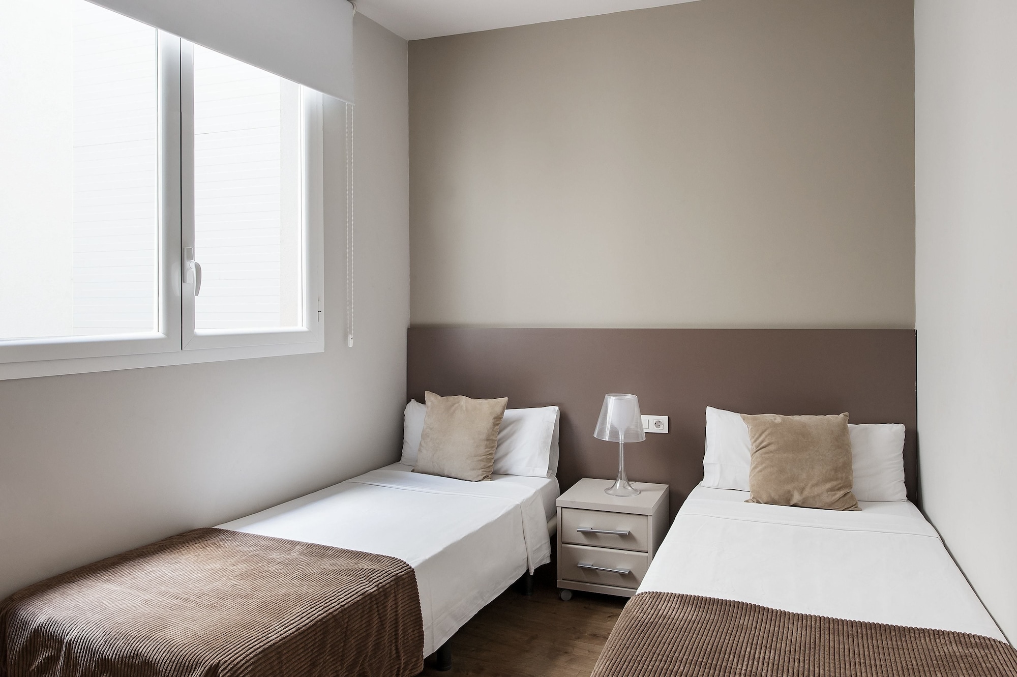 Apartment, 1 Double and 4 Single Beds، The Corner Apartments by Aspasios 7/10
