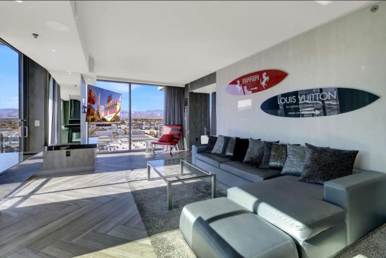 The Adele Palazzo Suite at Palms Place 13/23