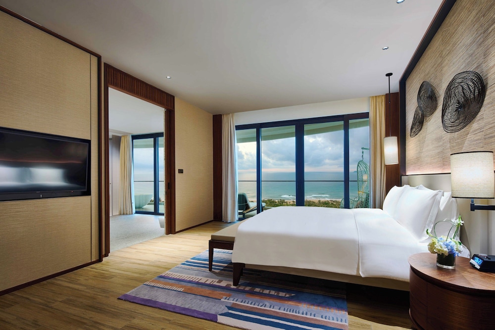 Suite, King Bed, Ocean Front
