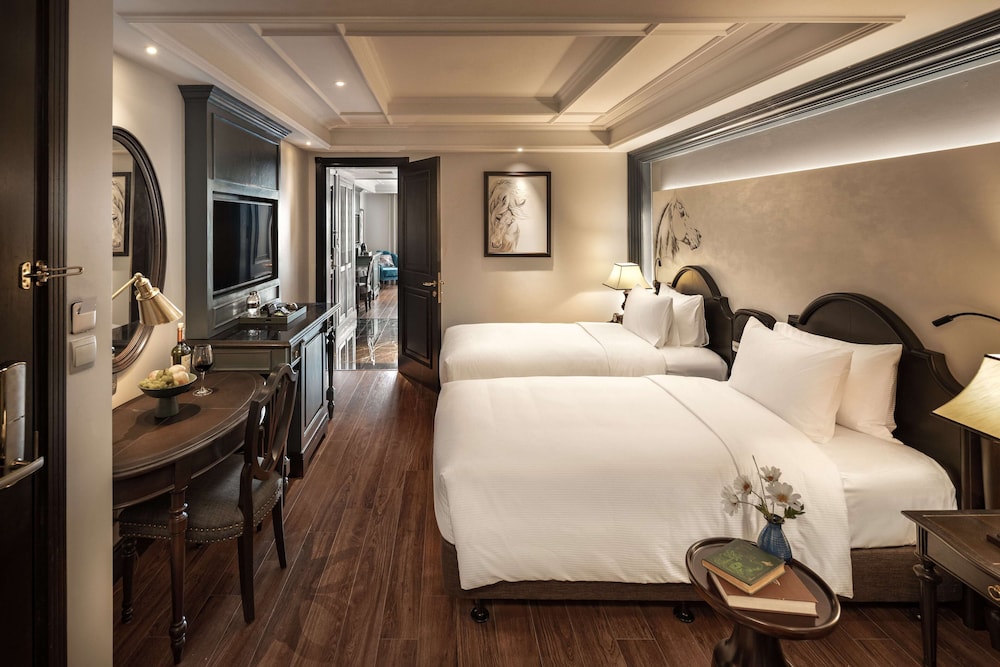 CONNECTING, FAMILY, SUITE