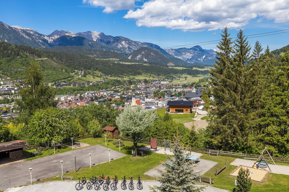 Alpine Club Resort 76/78