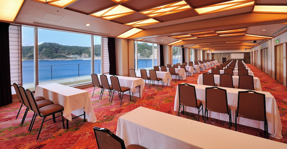 Mikazuki Seapark Hotel Awa Kamogawa (ex. Kamogawa Hotel Mikazuki) 35/50