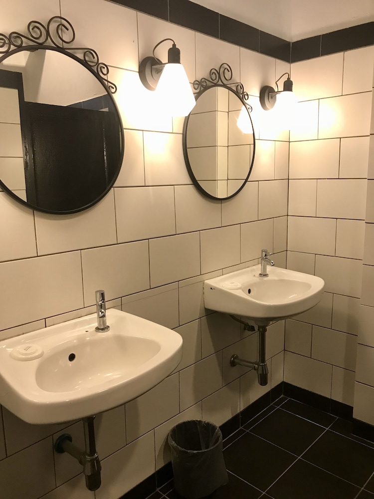 The Marian Boutique Lodging House 69/70