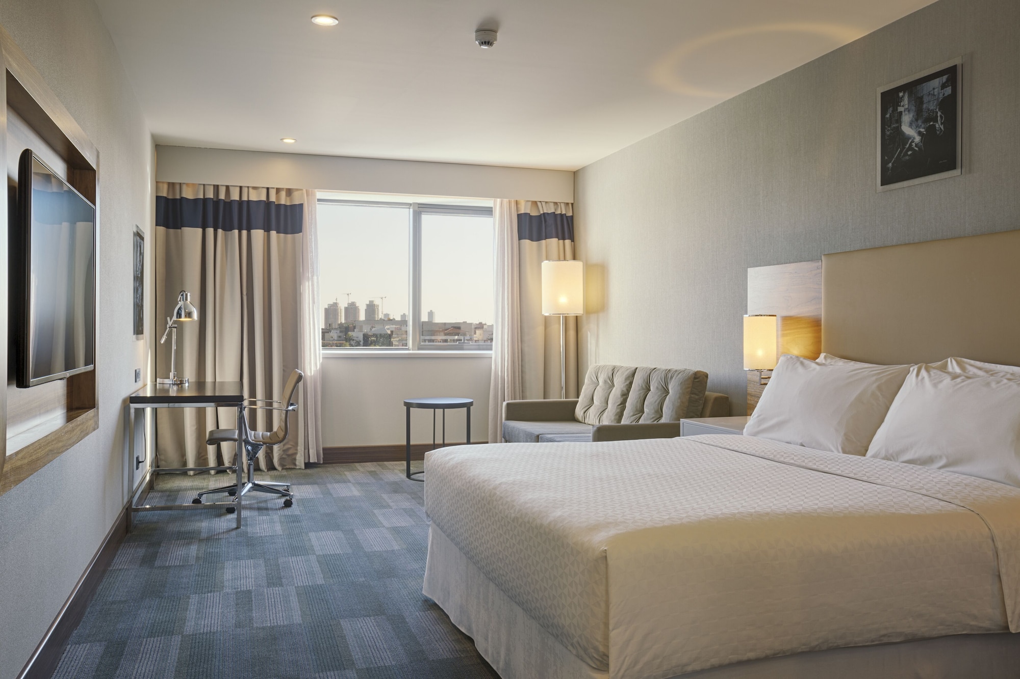 DELUXE, DOUBLE BED