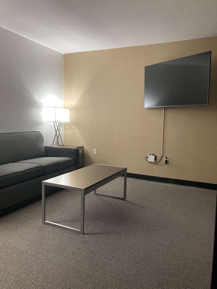 Best Western Plus Reading Inn & Suites 31/37