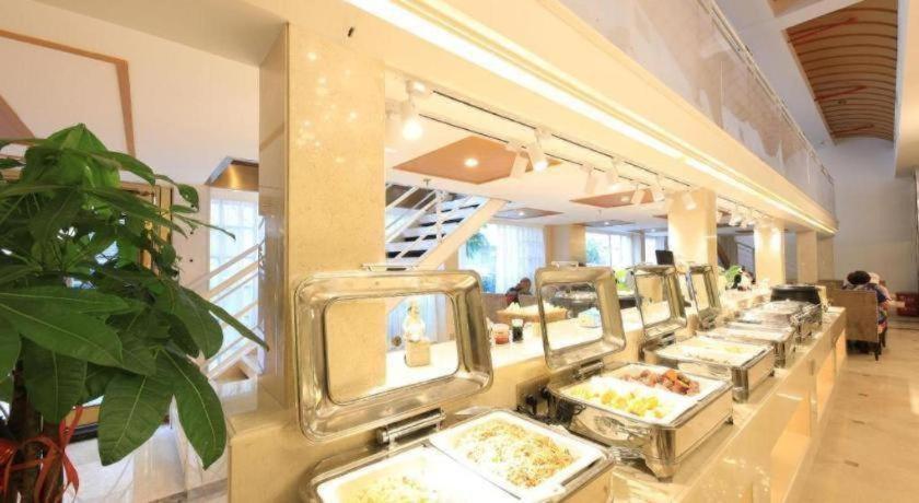 Vienna Hotel (Xiamen Airport, Jiangtou Metro Station) 34/51