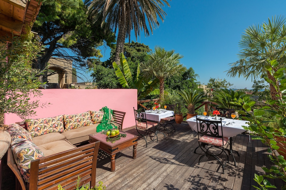 Nikos Takis Fashion Hotel