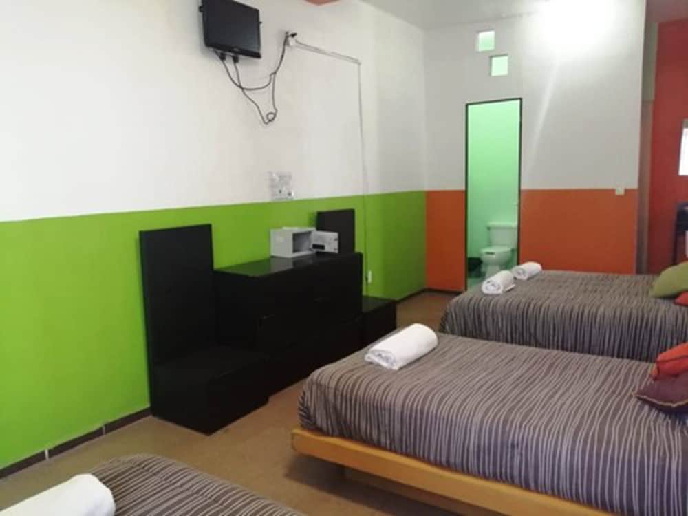 Amigo Suites Hotel 9/43