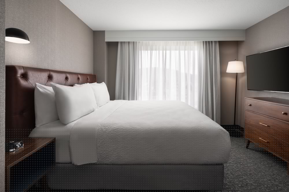 Four Points By Sheraton Hotel Suites San Francisco Airport 8/33