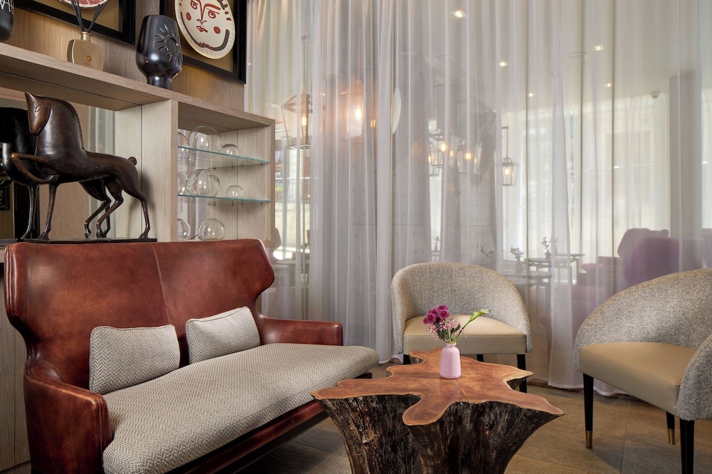 Hotel La Lanterne & Spa 58/72