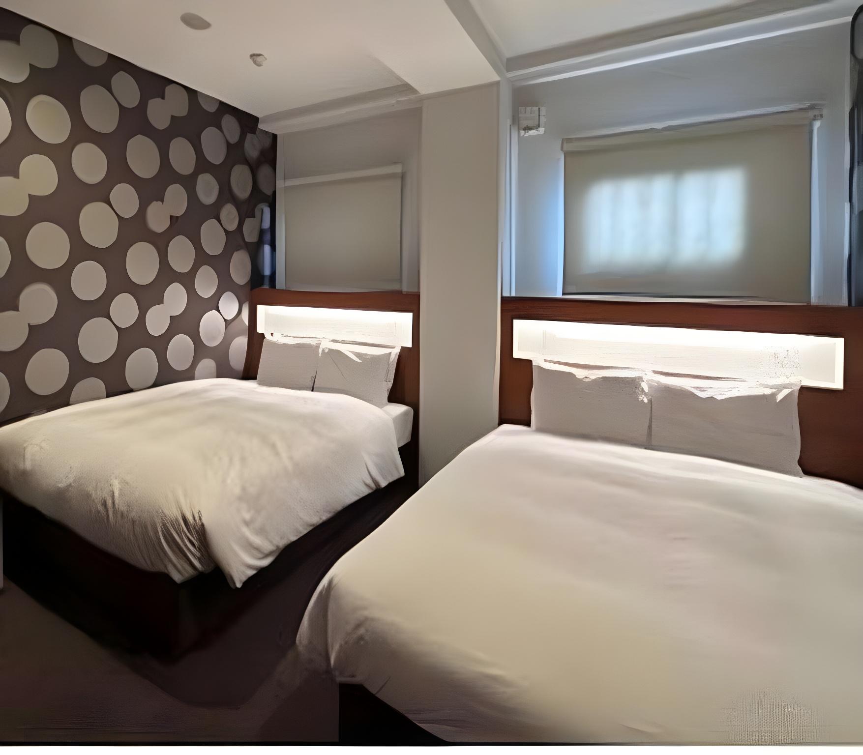 Casual, Twin Beds