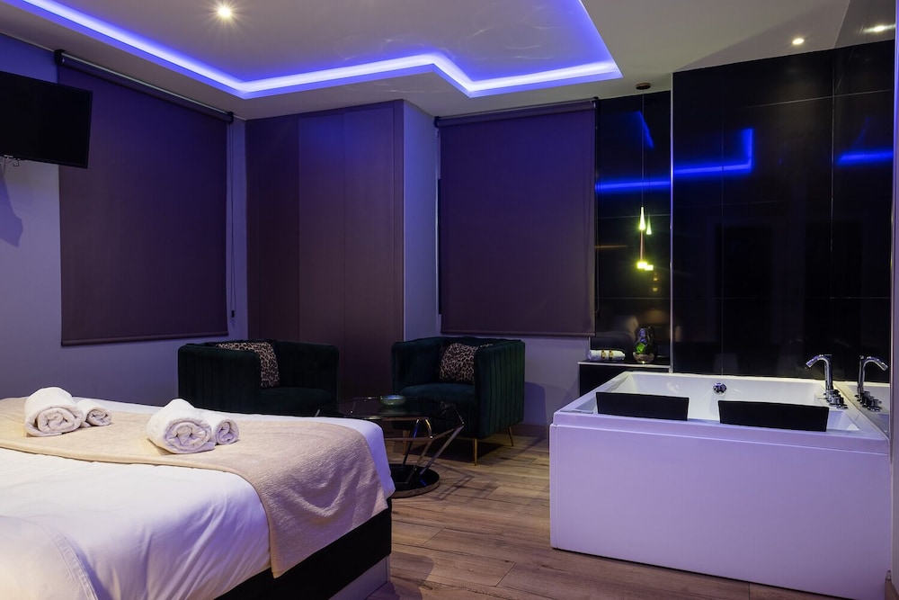 Hotel DAOS 16/50