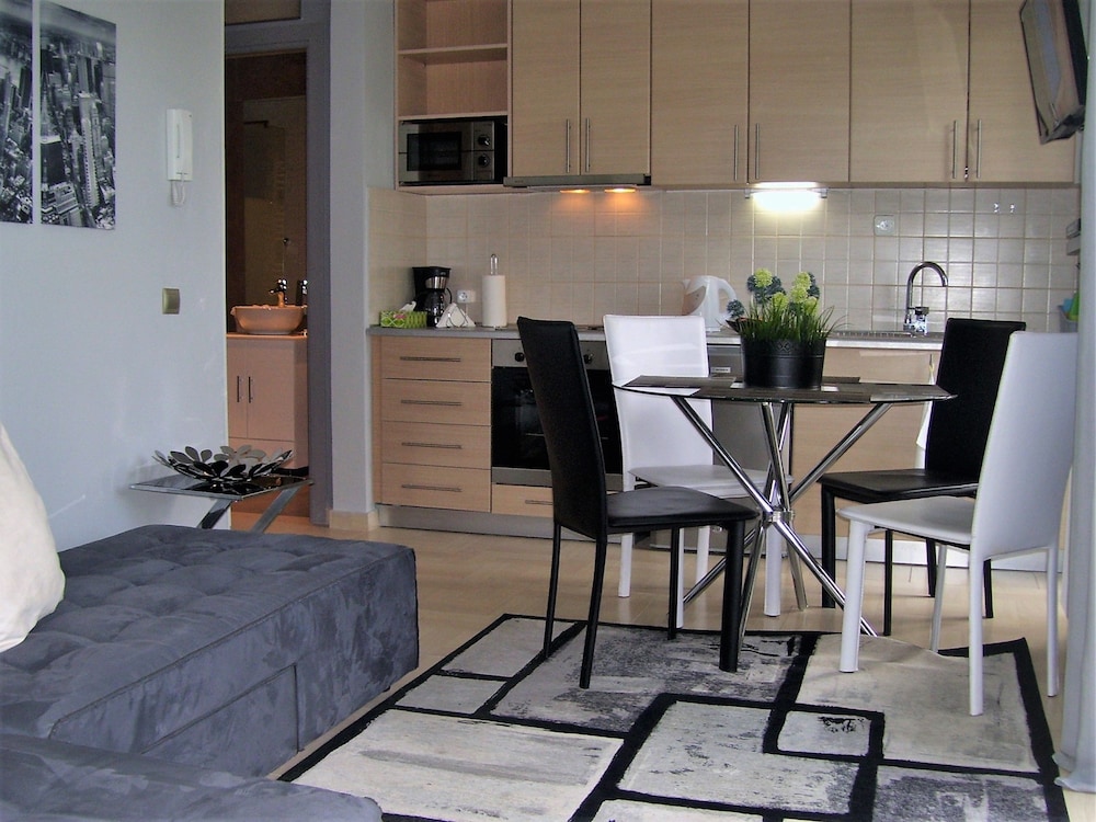 Urban Residence 37/50
