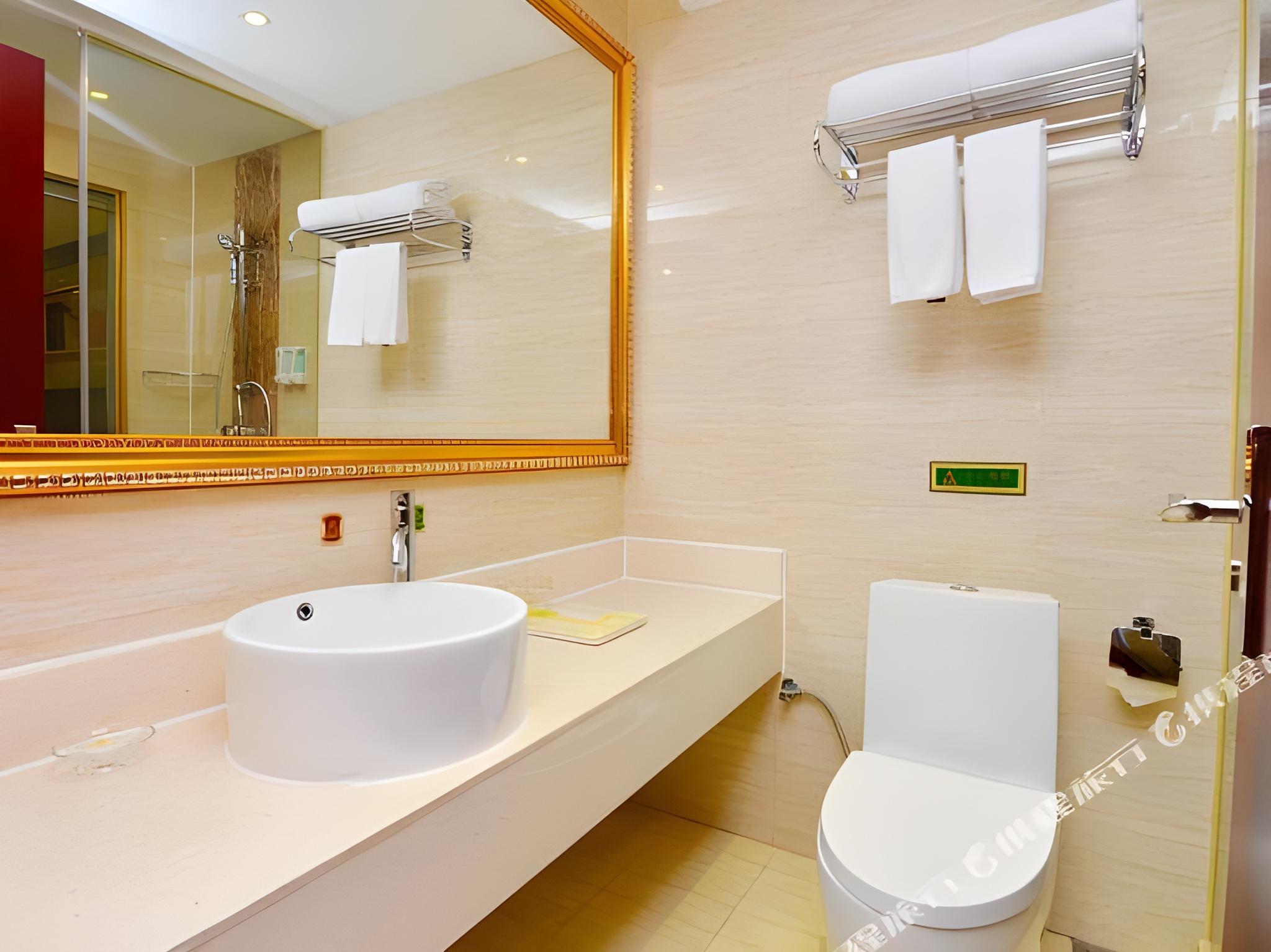 Vienna Hotel (Huizhou Yanda Avenue) 42/44