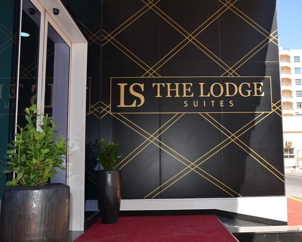 The Lodge Suites 13/37