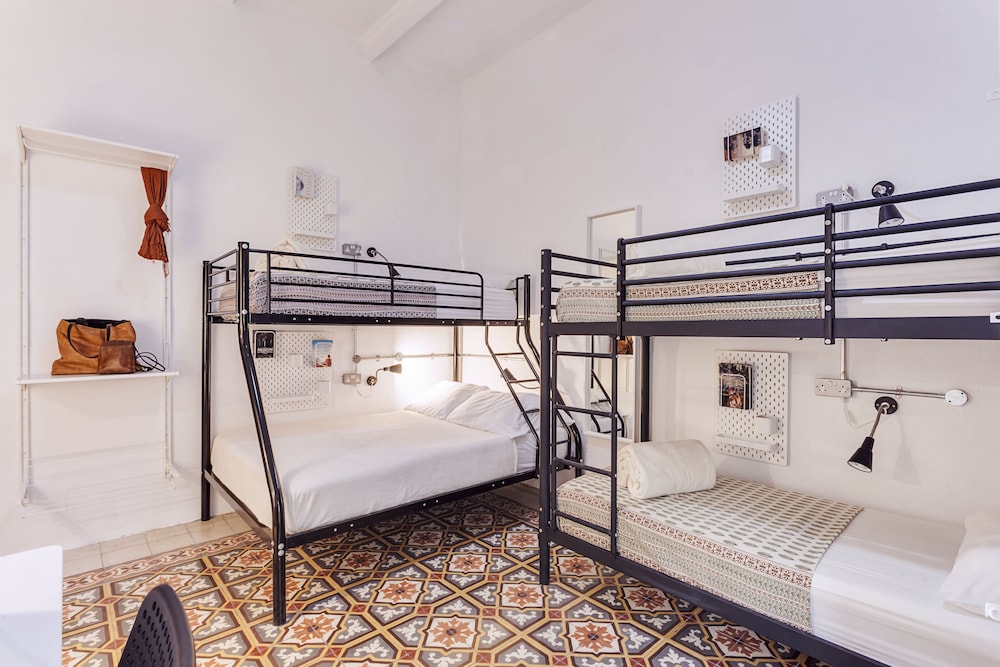 1 BEDROOM, FAMILY