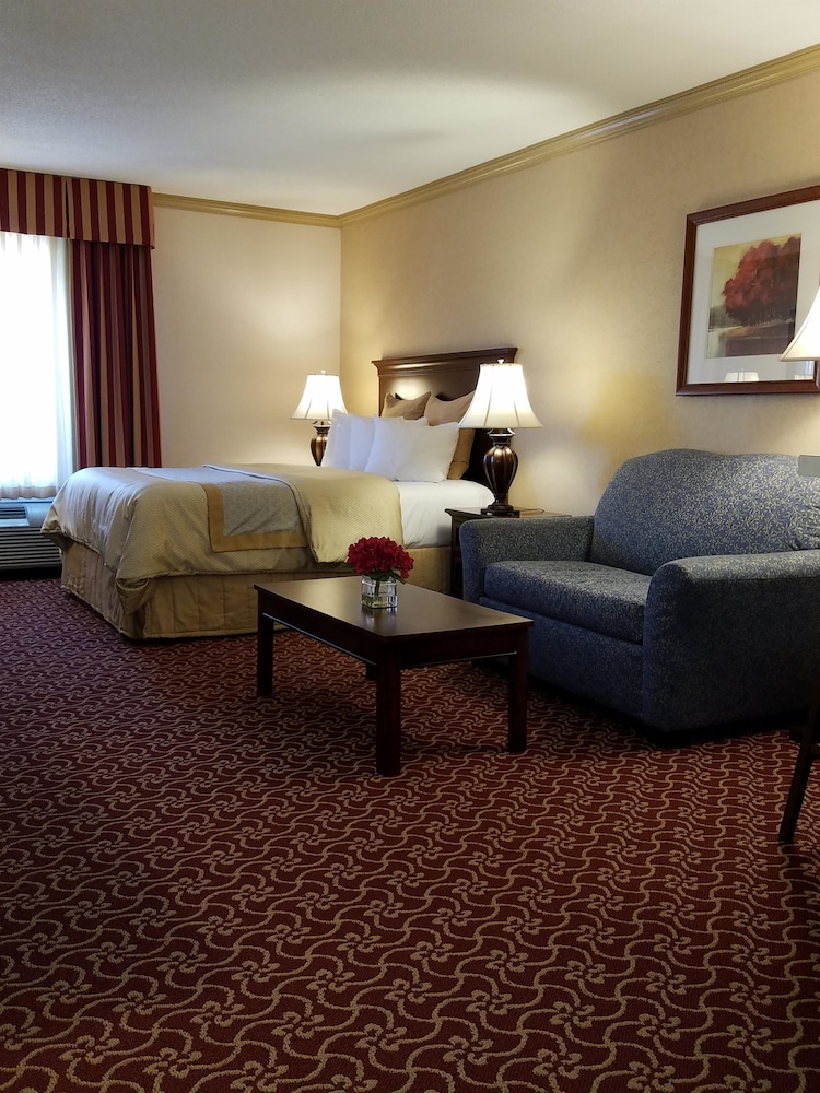 Best Western Plus Morristown Inn 32/40