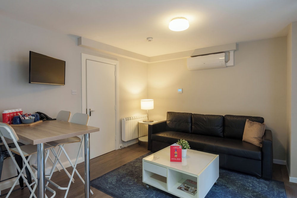 Temple Bar Lane - Adults Only 30/47