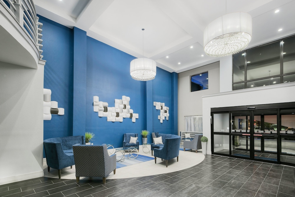 Holiday Inn Express Suites Houston North Iah Area 10/44