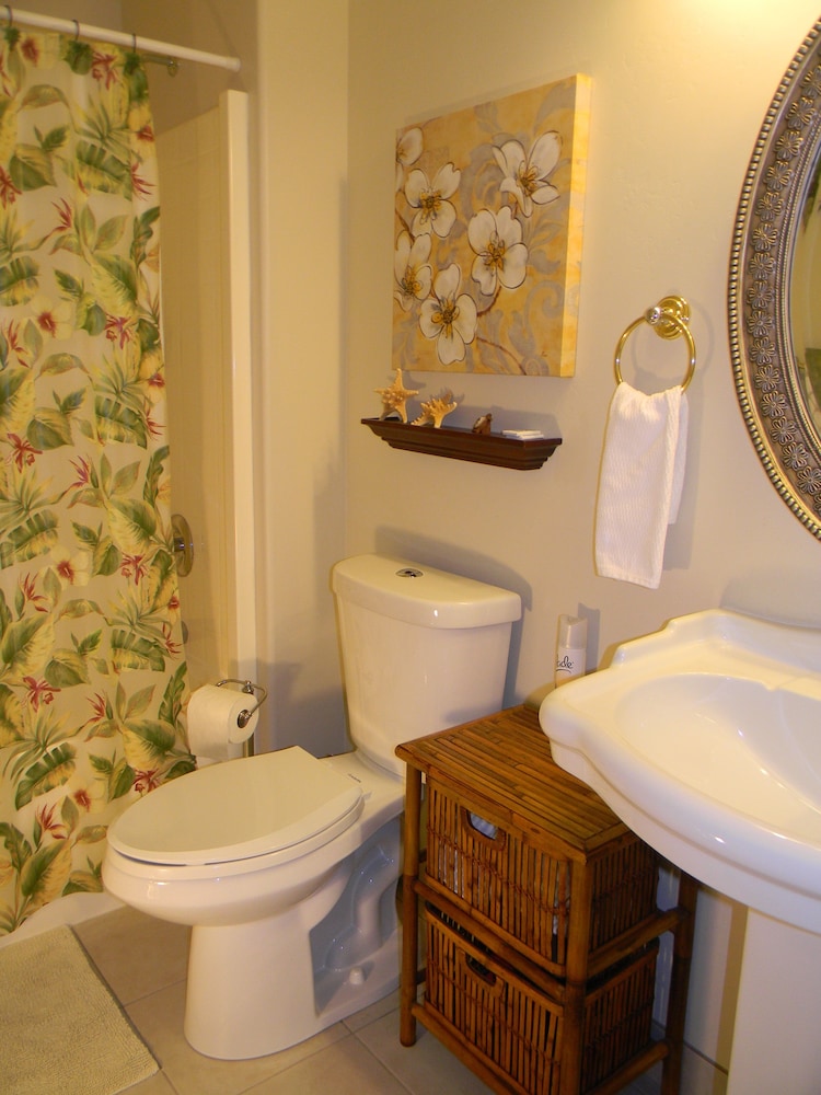 Island Goode's - Luxury Adults Only Accommodation 49/50