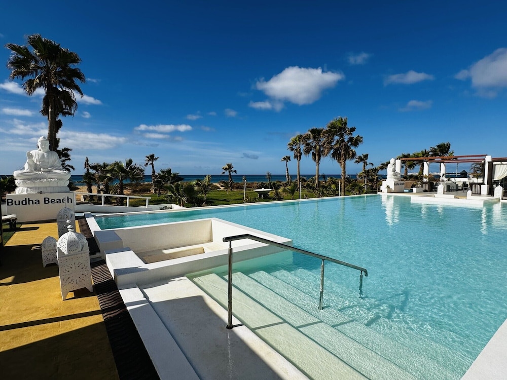 Hotel LIVVO Budha Beach 35/70